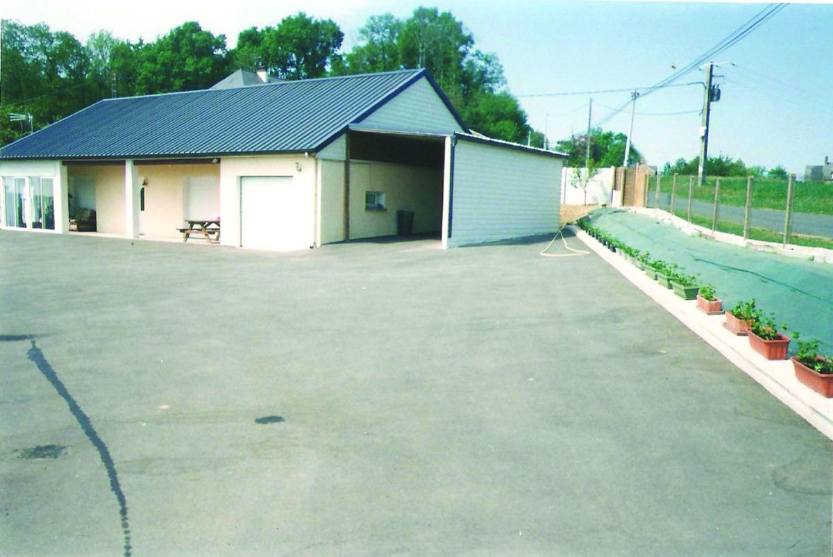 Aire camping-car  Saint-Laurent-de-Terregatte (50111) - Photo 1